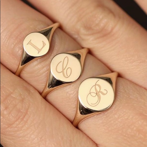 Signature Engravable 14 Kt Gold Oval Ring